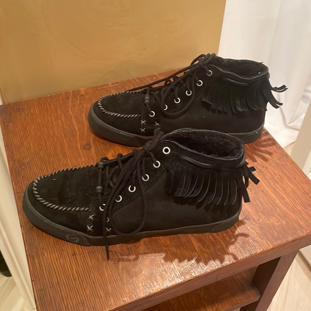 Ugh moccasins boots black size 10